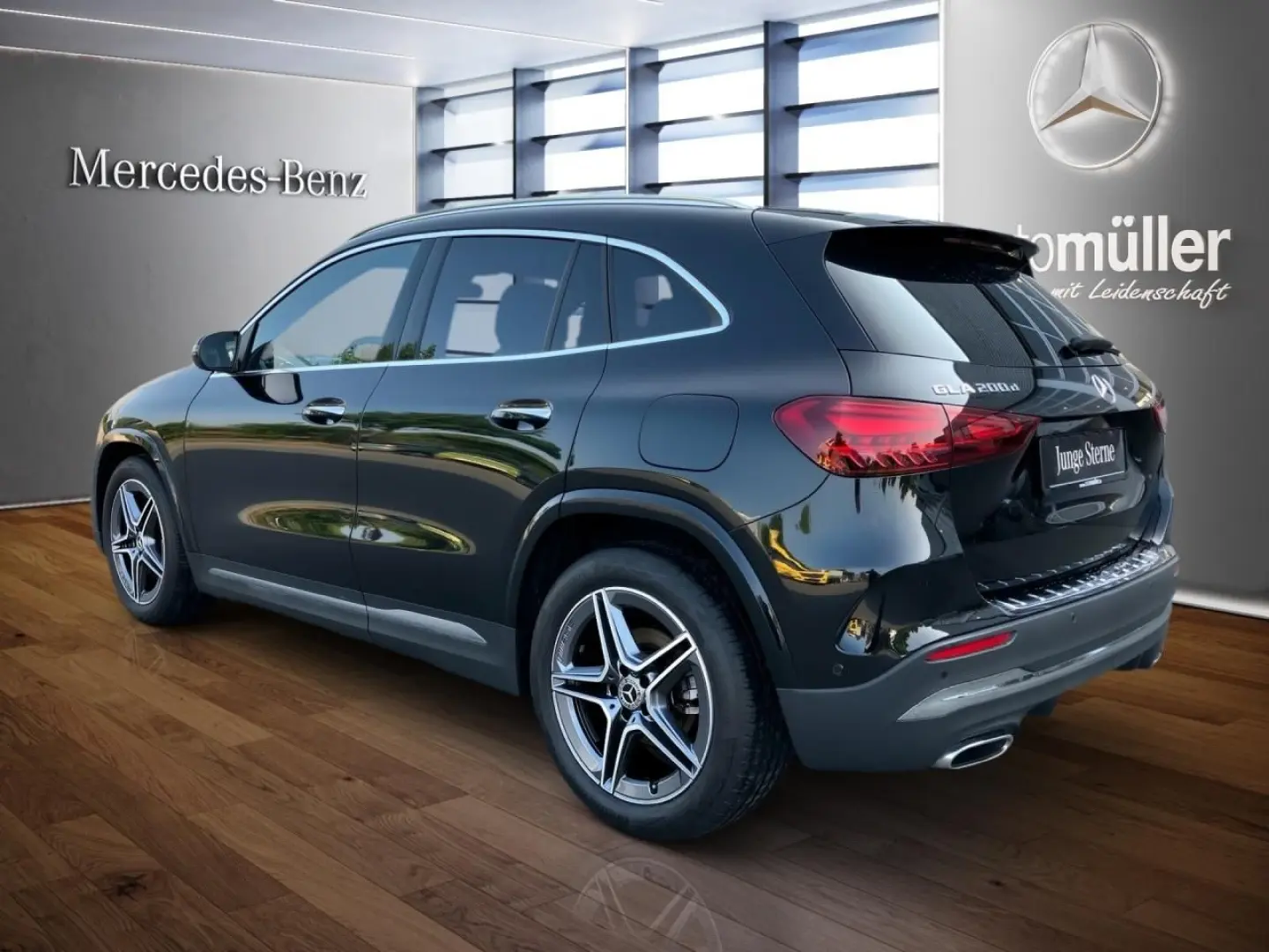 GLA 200d 4M AMG+AHK+AMBIENTE+MULTIB+MEMORY+KEYL