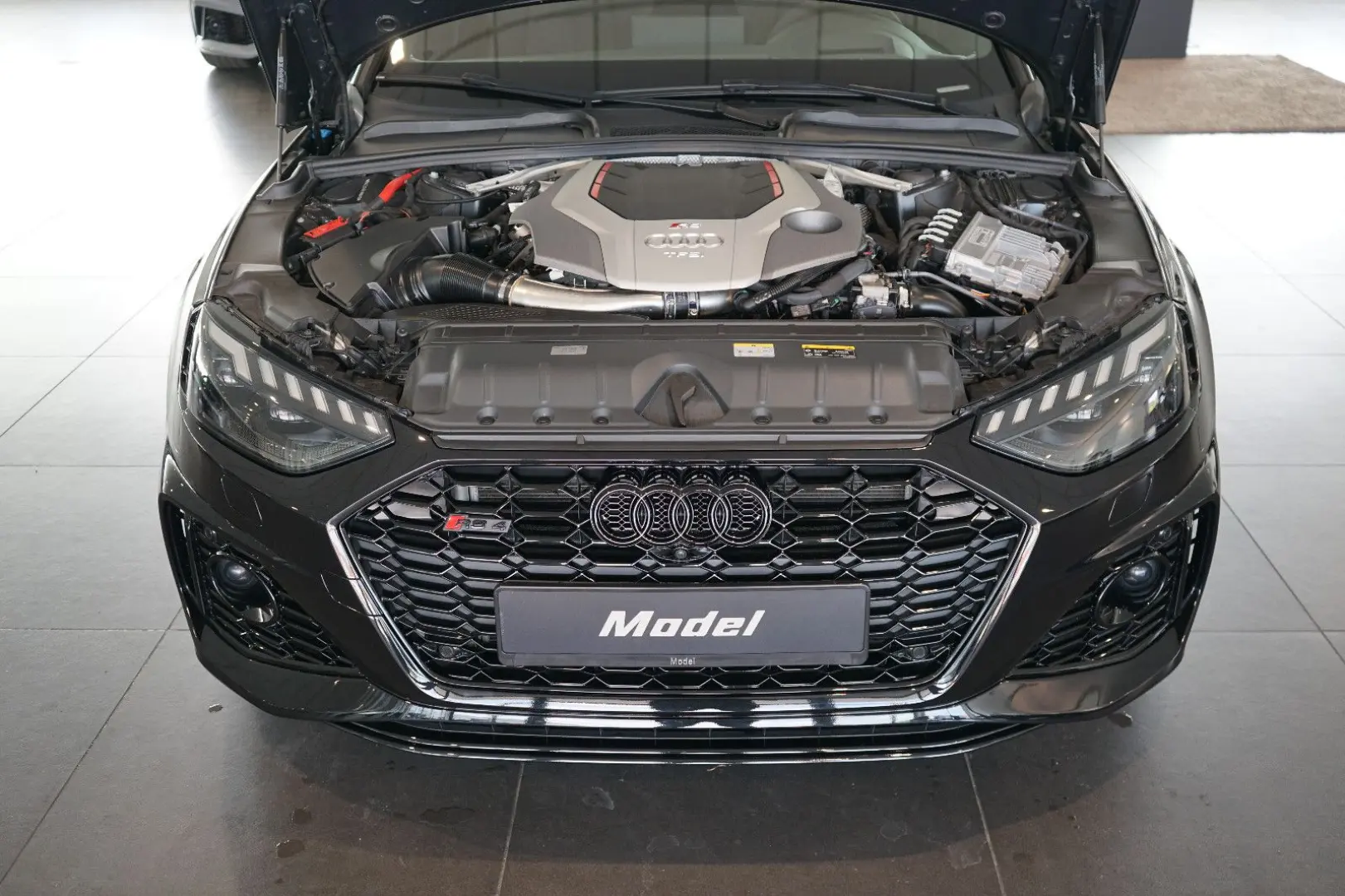 RS4 | Matrix | HuD | B&O | Keramik | 280km/h