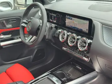 GLA 220d 4M AMG Premium Distro Burmester Leder