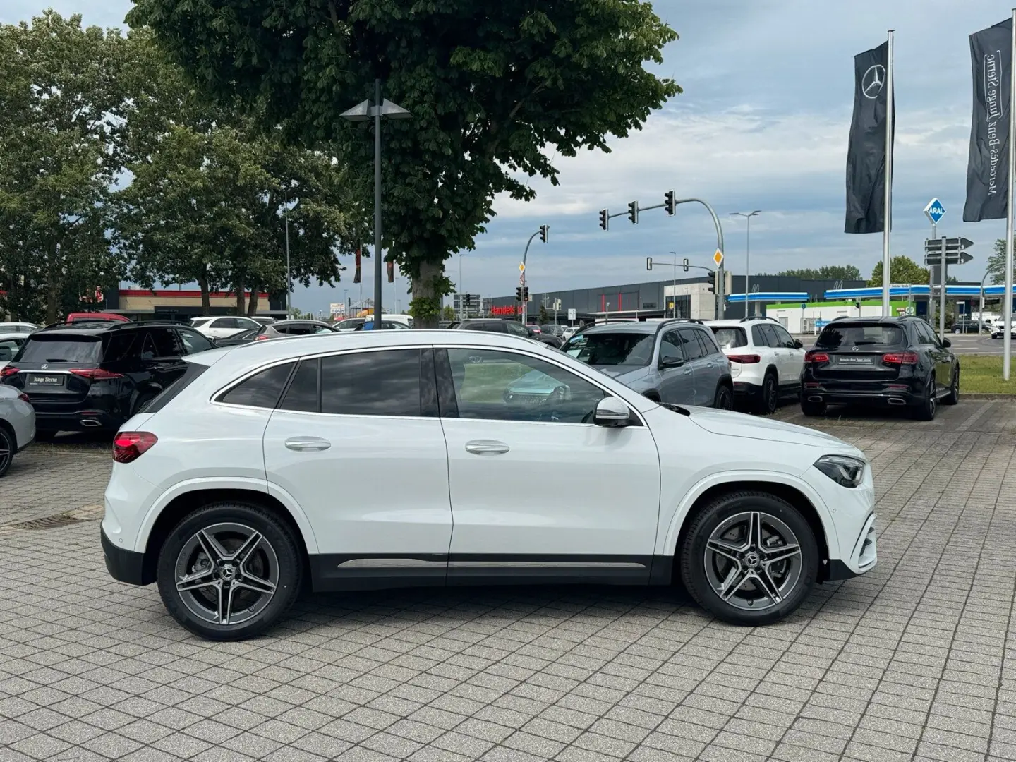 GLA 220d 4M AMG Premium Distro Burmester Leder