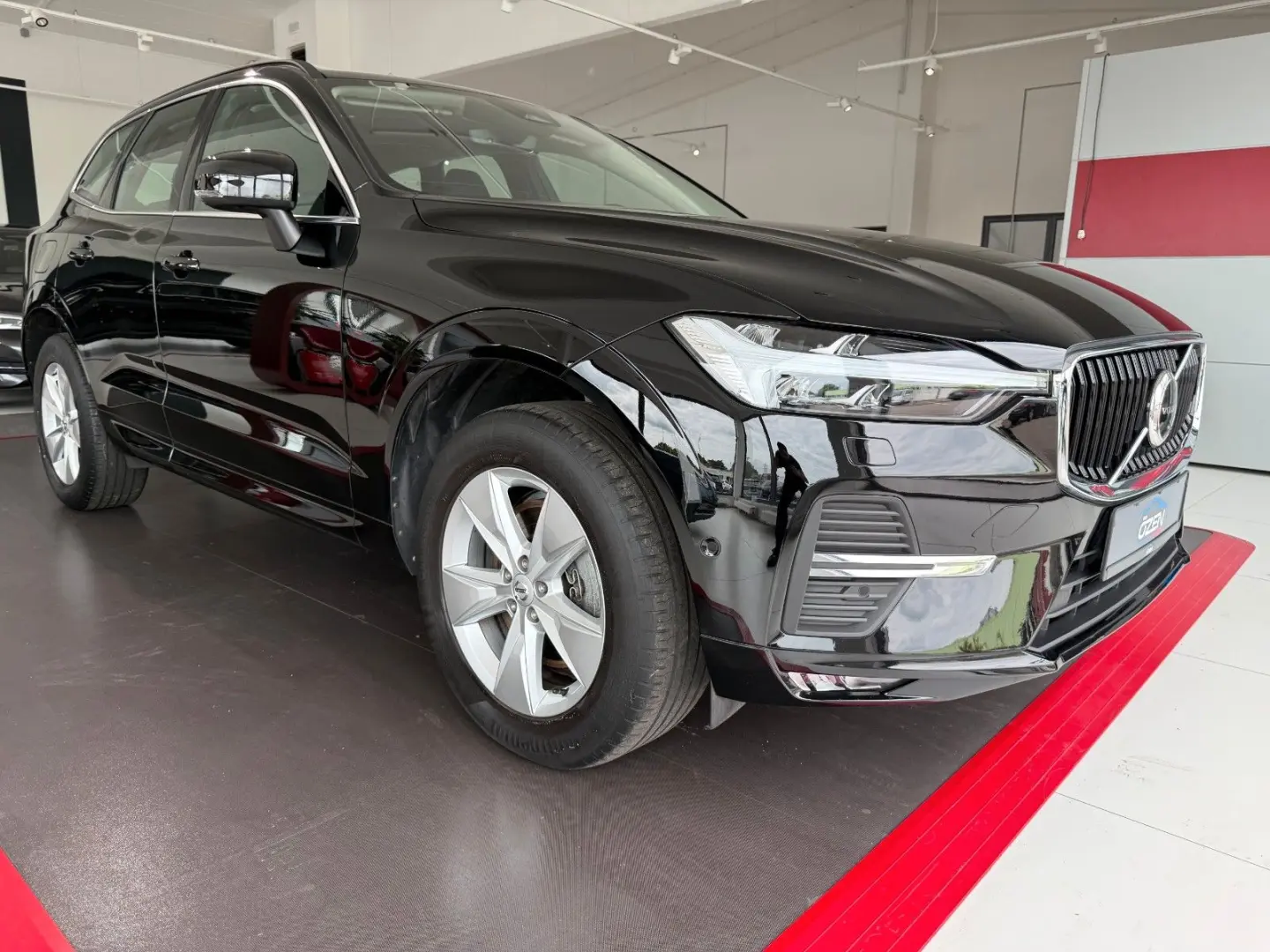 XC60 Momentum Pro AWD *AHK*360°*H&K*ACC*
