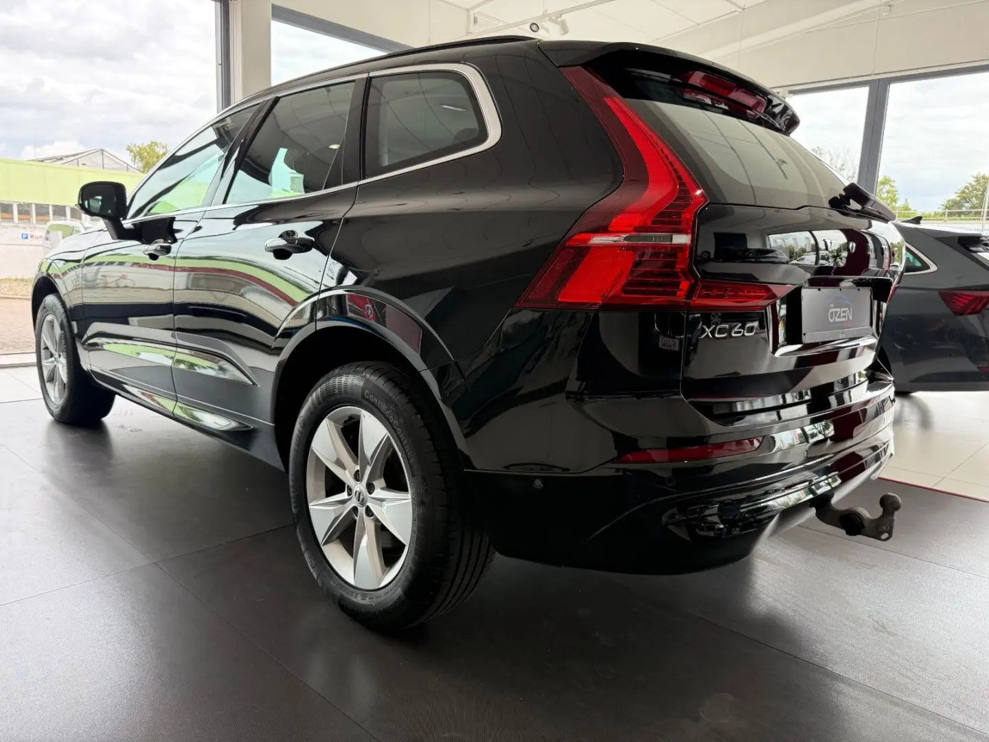 XC60 Momentum Pro AWD *AHK*360°*H&K*ACC*