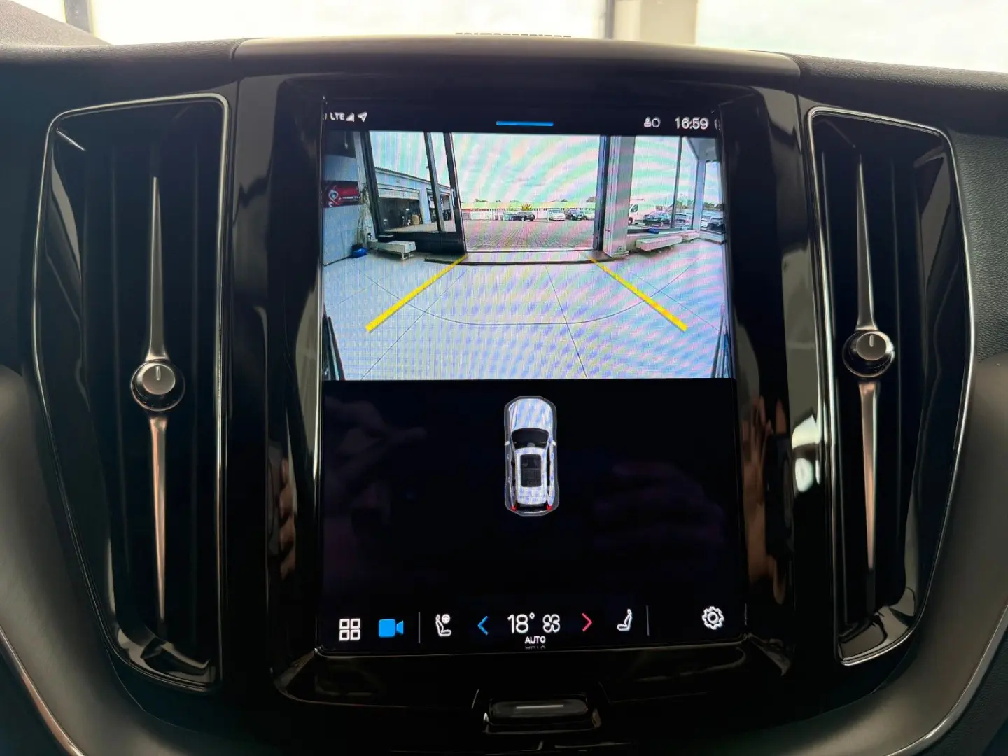 XC60 Momentum Pro AWD *AHK*360°*H&K*ACC*