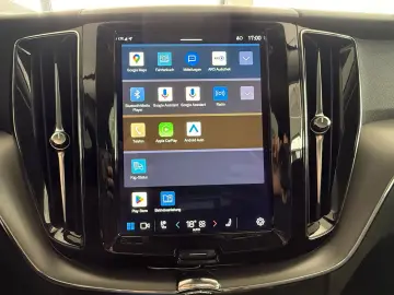 XC60 Momentum Pro AWD *AHK*360°*H&K*ACC*