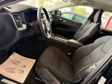 XC60 Momentum Pro AWD *AHK*360°*H&K*ACC*