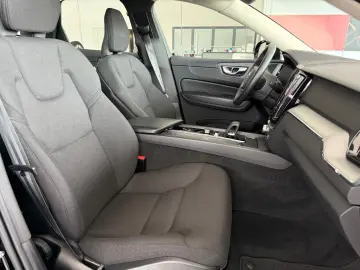 XC60 Momentum Pro AWD *AHK*360°*H&K*ACC*
