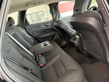 XC60 Momentum Pro AWD *AHK*360°*H&K*ACC*