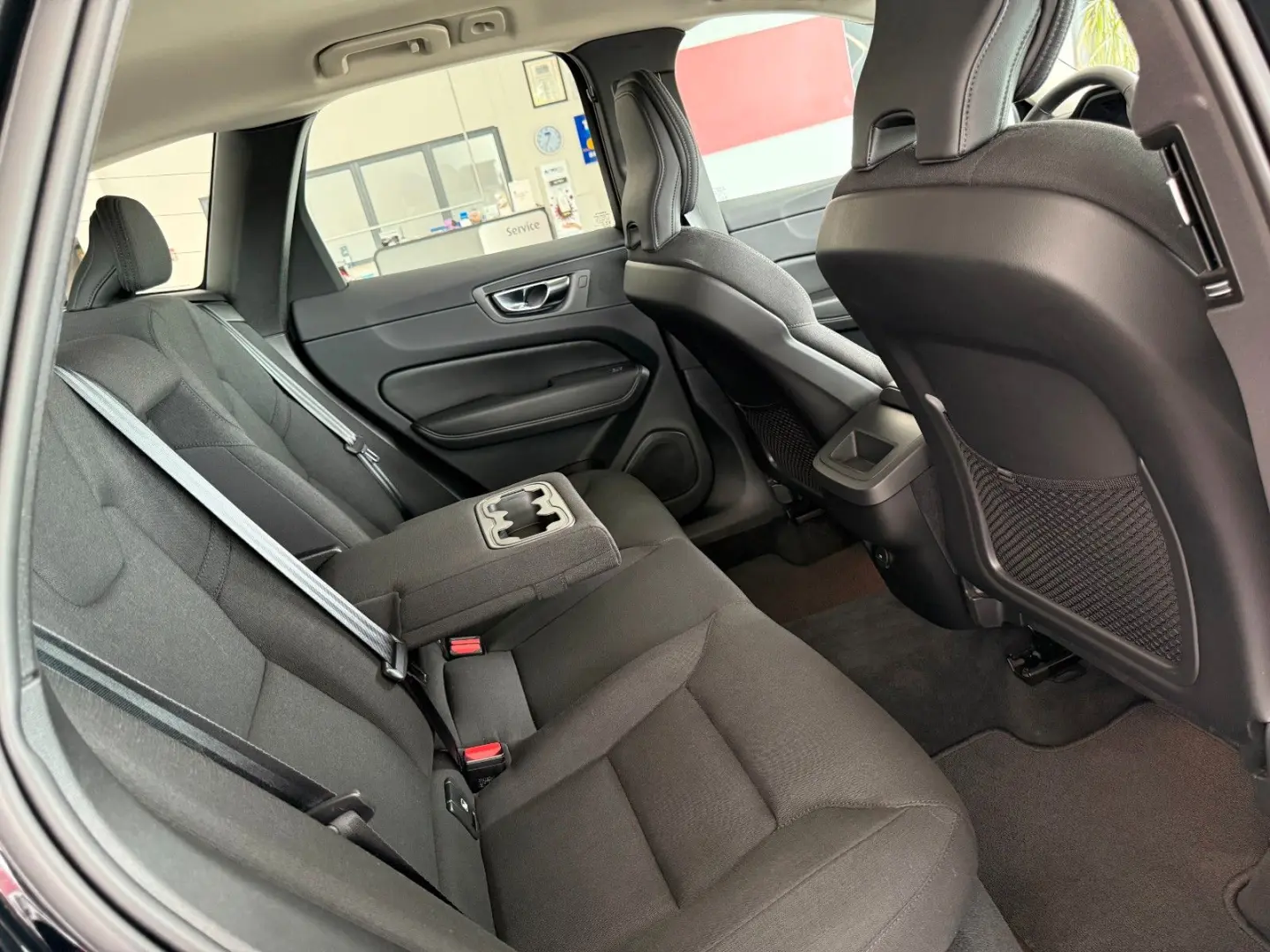 XC60 Momentum Pro AWD *AHK*360°*H&K*ACC*