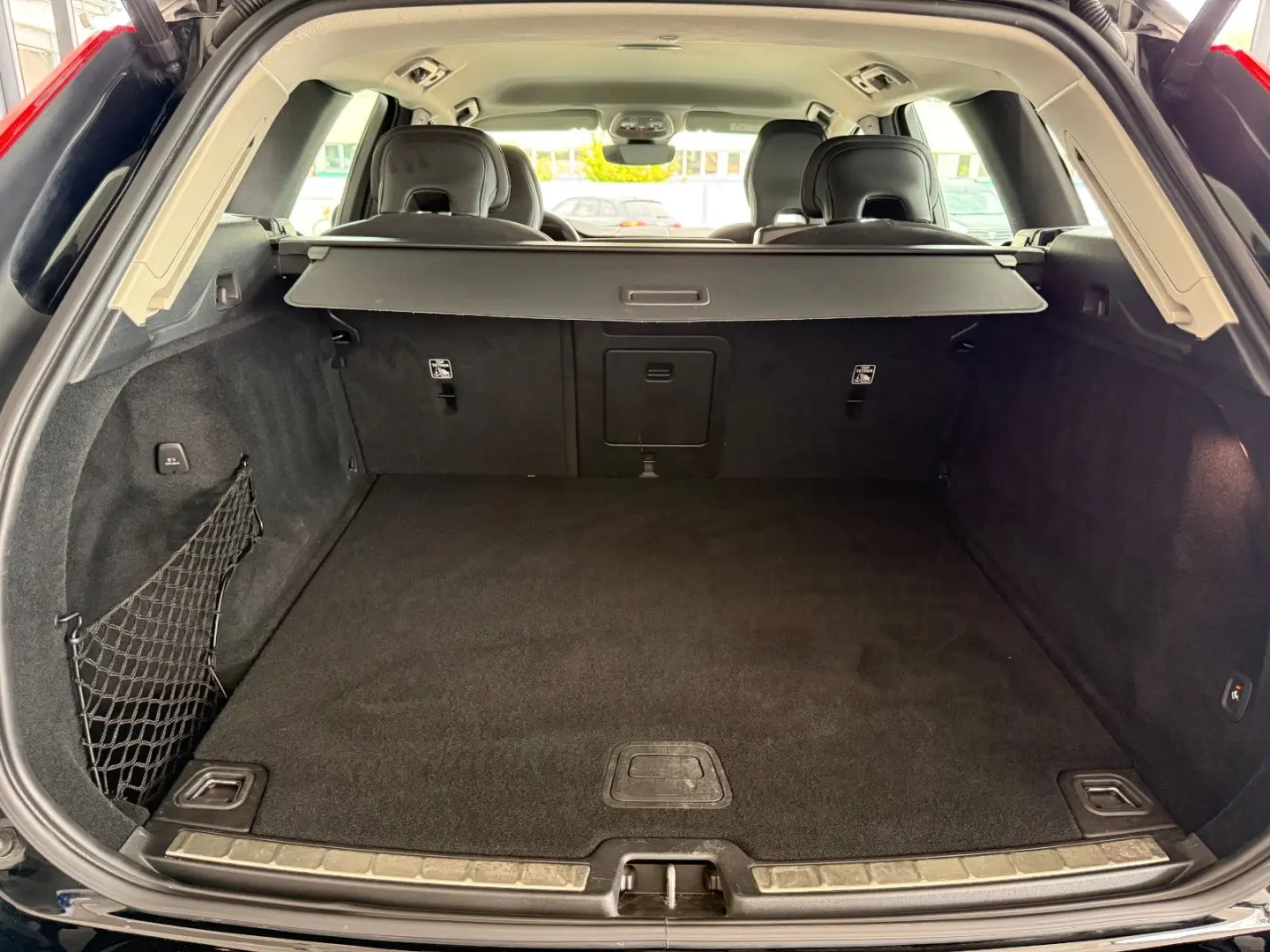 XC60 Momentum Pro AWD *AHK*360°*H&K*ACC*