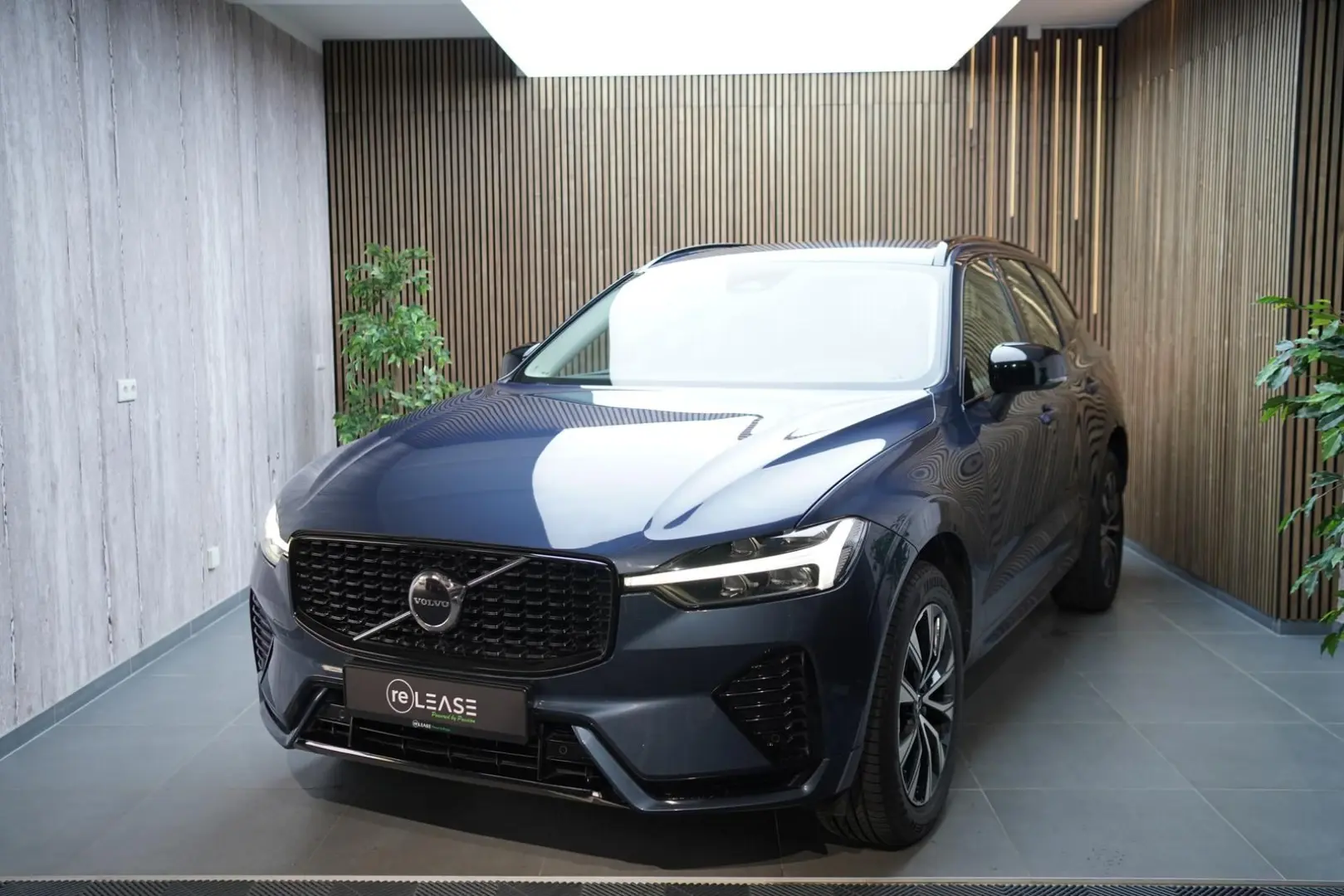 XC60 Plus Dark | R-Des | LED | APPLE | KAMERA