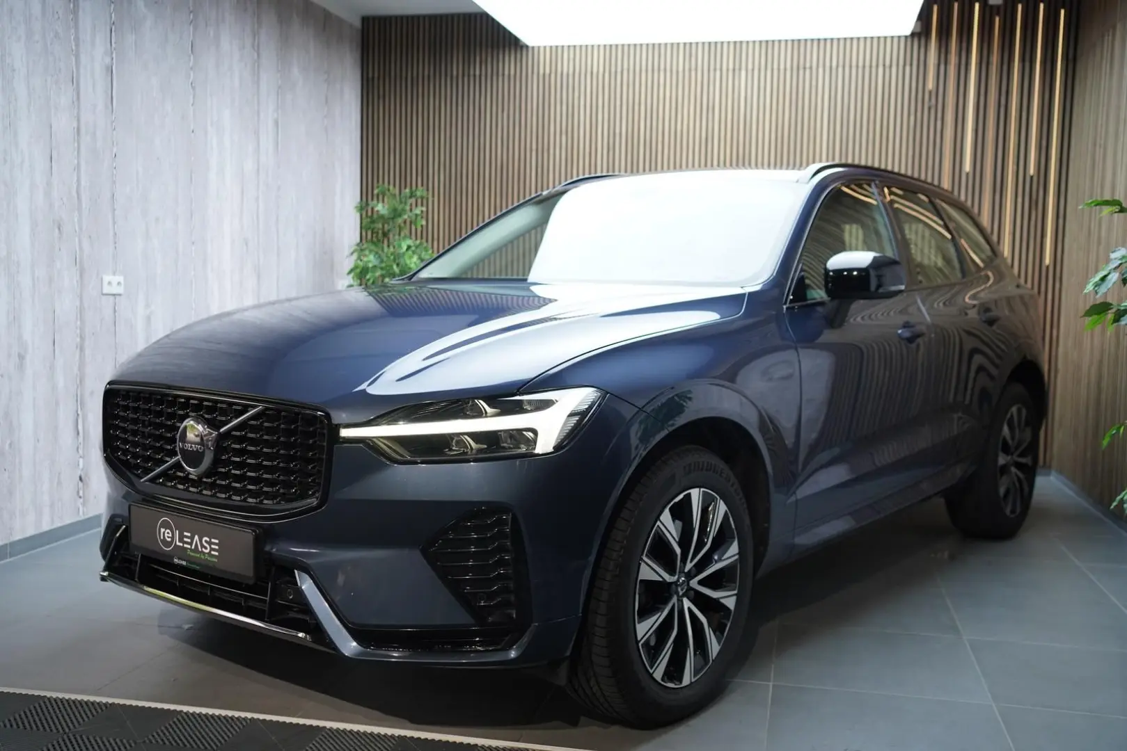 XC60 Plus Dark | R-Des | LED | APPLE | KAMERA