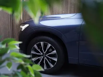 XC60 Plus Dark | R-Des | LED | APPLE | KAMERA