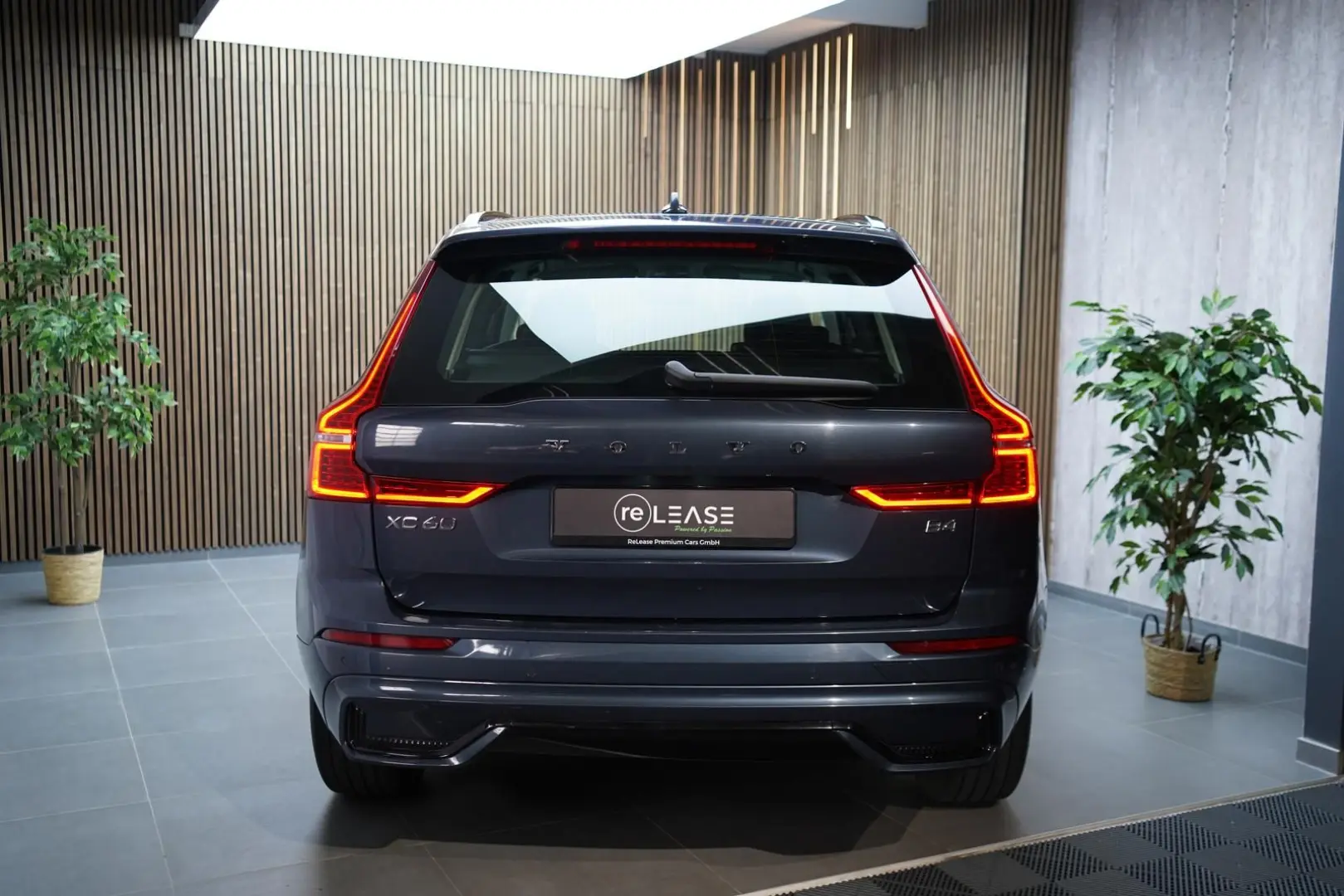 XC60 Plus Dark | R-Des | LED | APPLE | KAMERA