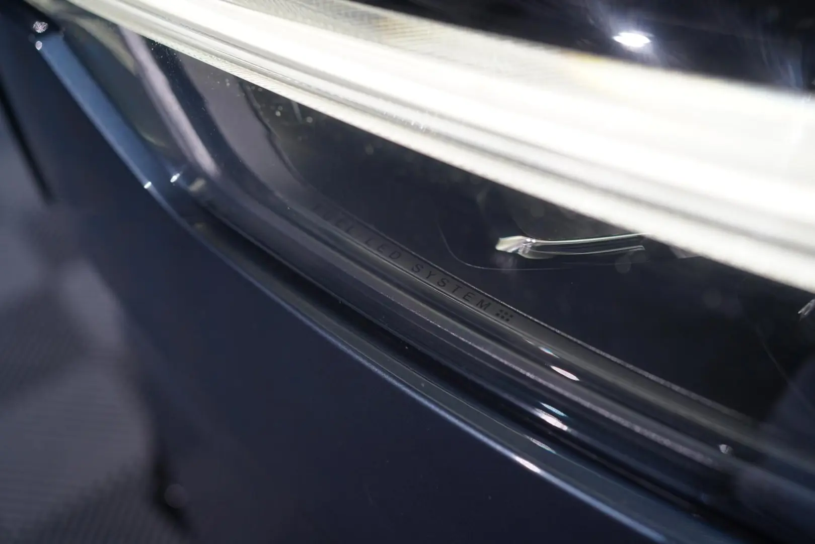 XC60 Plus Dark | R-Des | LED | APPLE | KAMERA