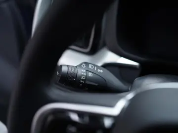 XC60 Plus Dark | R-Des | LED | APPLE | KAMERA