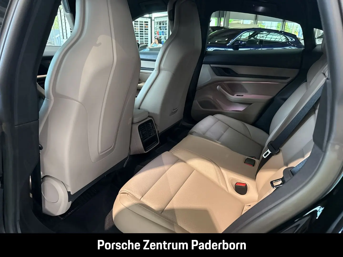 Taycan InnoDrive Luftfederung  Rückfahrkamera