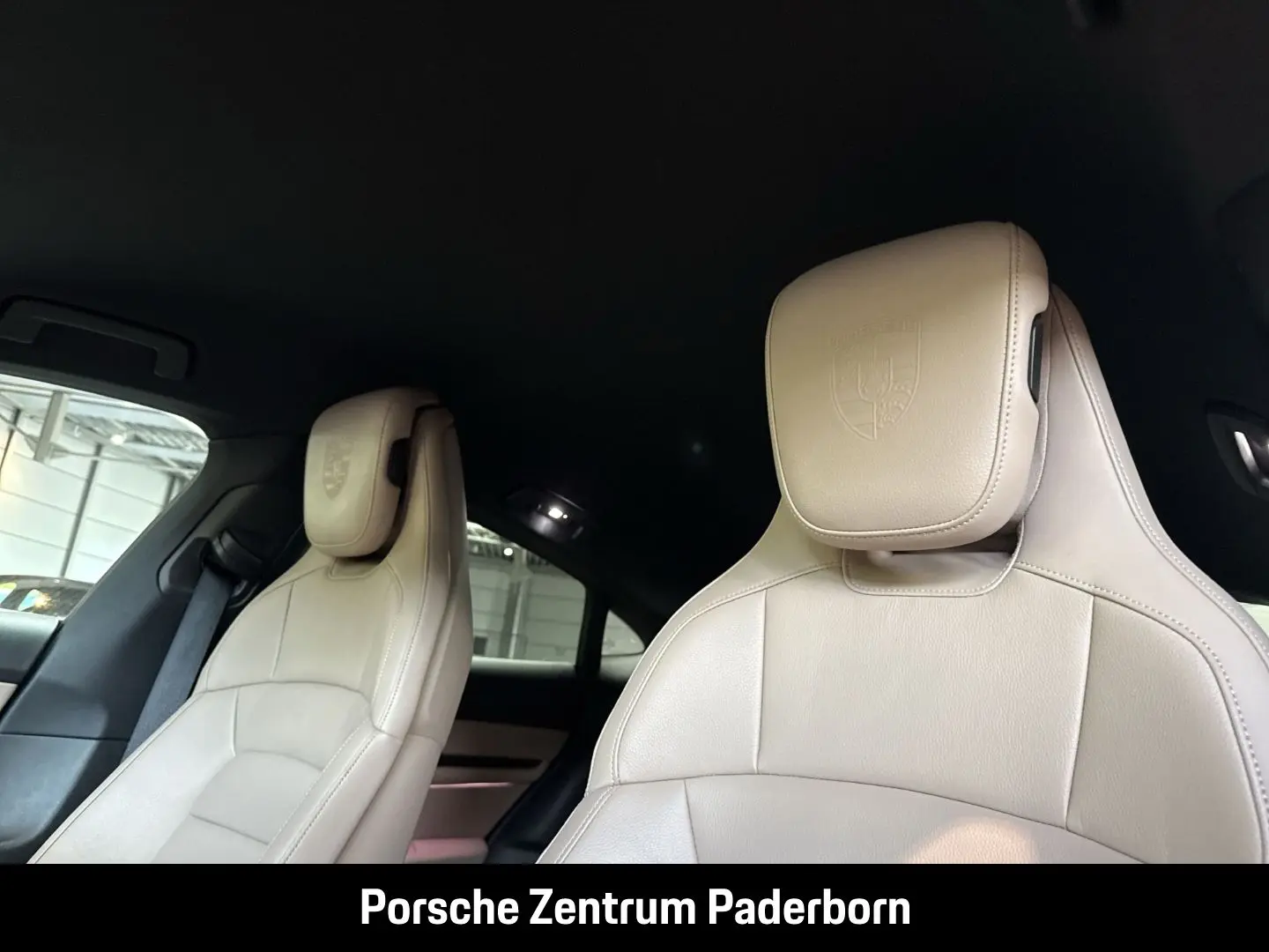 Taycan InnoDrive Luftfederung  Rückfahrkamera