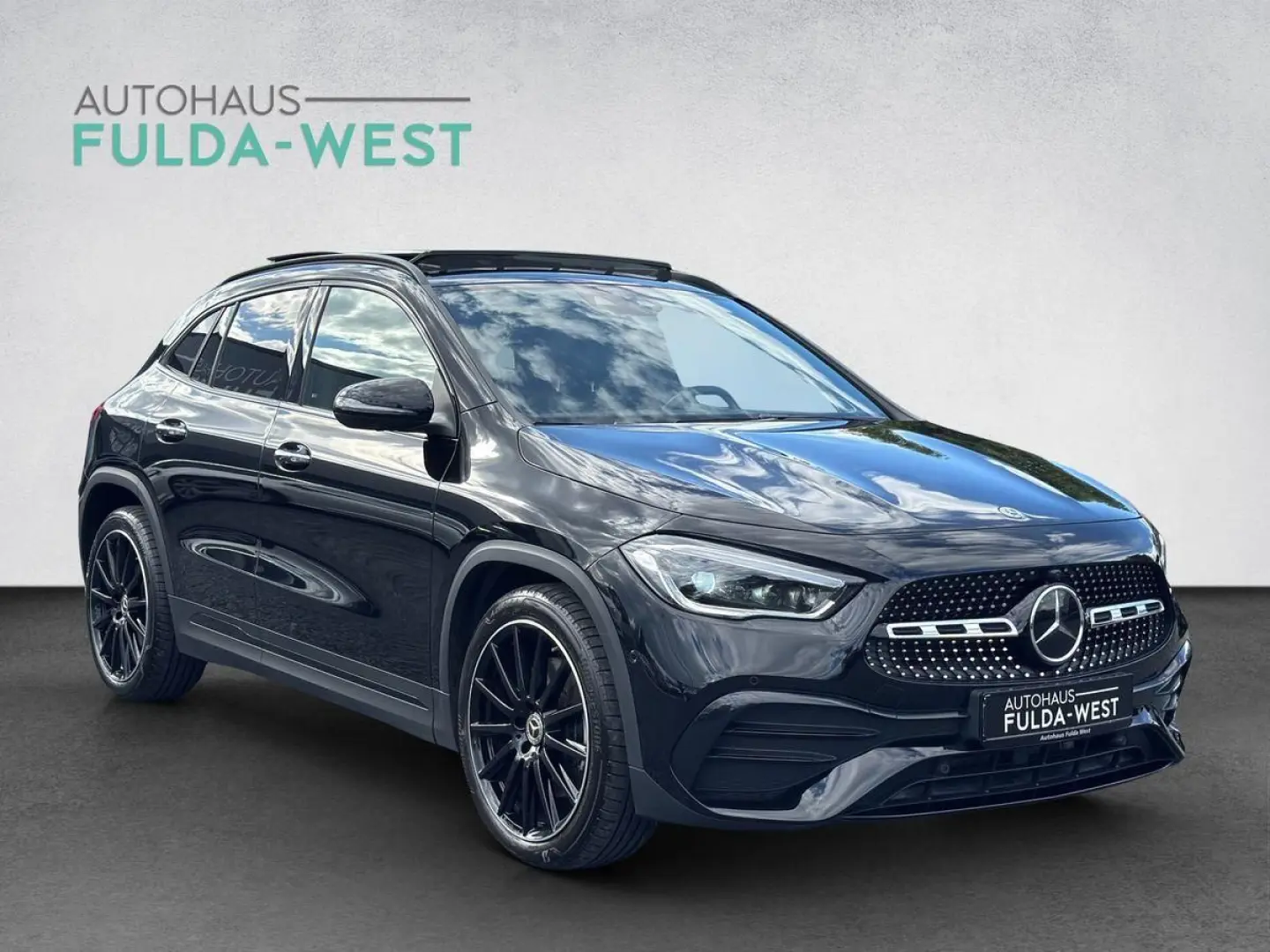 GLA 220d AMG 4M LED AHK Pano Night 360° Standhz