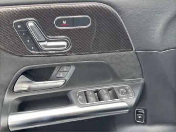 GLA 220d AMG 4M LED AHK Pano Night 360° Standhz