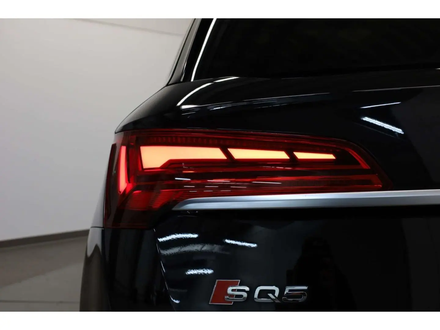SQ5 TDI quattro/Air Susp/Ventilation/Hud/Matrix/AmbientL