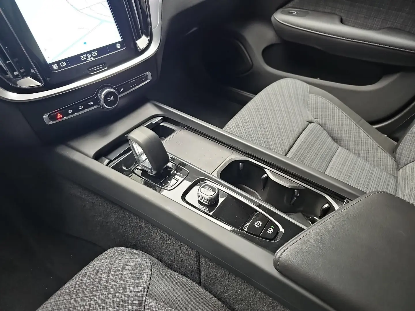 S60 B4 AUTO. CORE NAVI LED GOOGLE KAMERA LM17