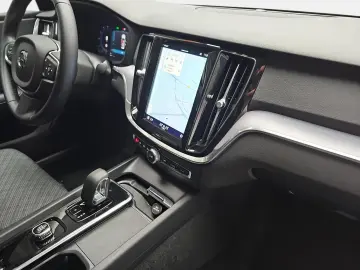 S60 B4 AUTO. CORE NAVI LED GOOGLE KAMERA LM17