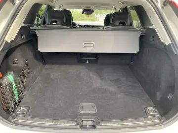 XC60 Momentum Pro B4 Diesel EU6d AHK Digitales C