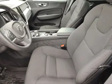 XC60 Momentum Pro 2WD B4 Diesel StandHZG AHK-kla