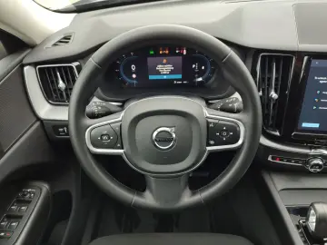 XC60 Momentum Pro 2WD B4 Diesel StandHZG AHK-kla