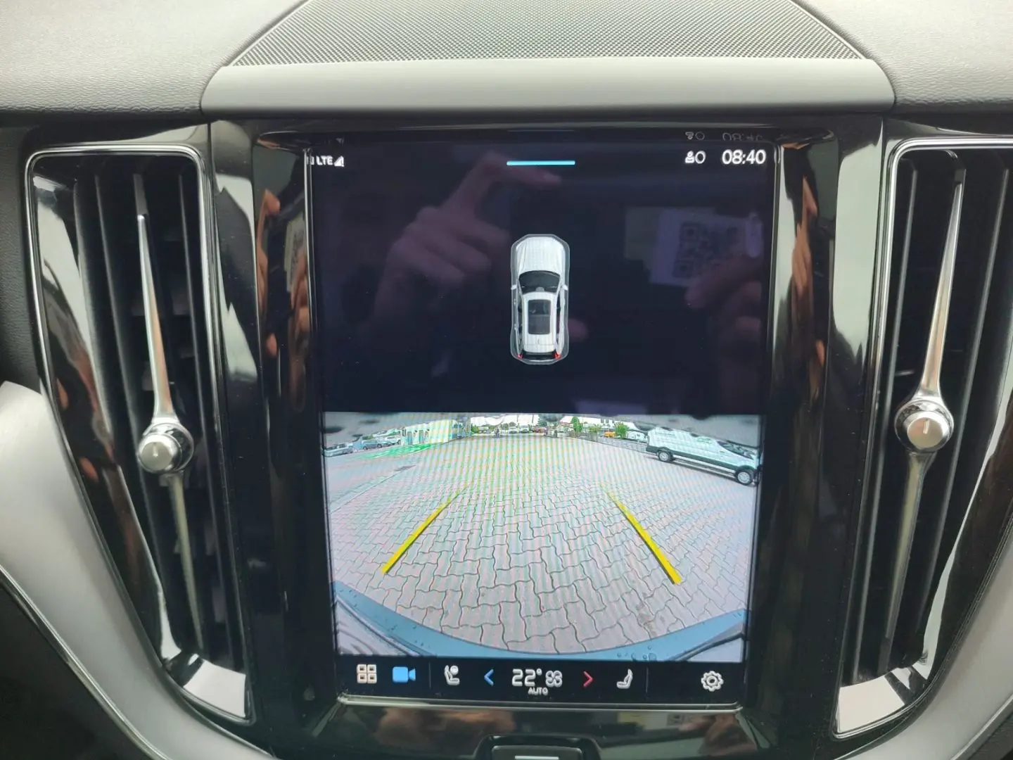 XC60 Momentum Pro 2WD B4 Diesel StandHZG AHK-kla