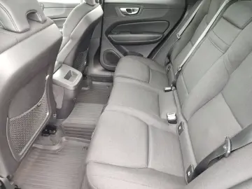 XC60 Momentum Pro 2WD B4 Diesel StandHZG AHK-kla