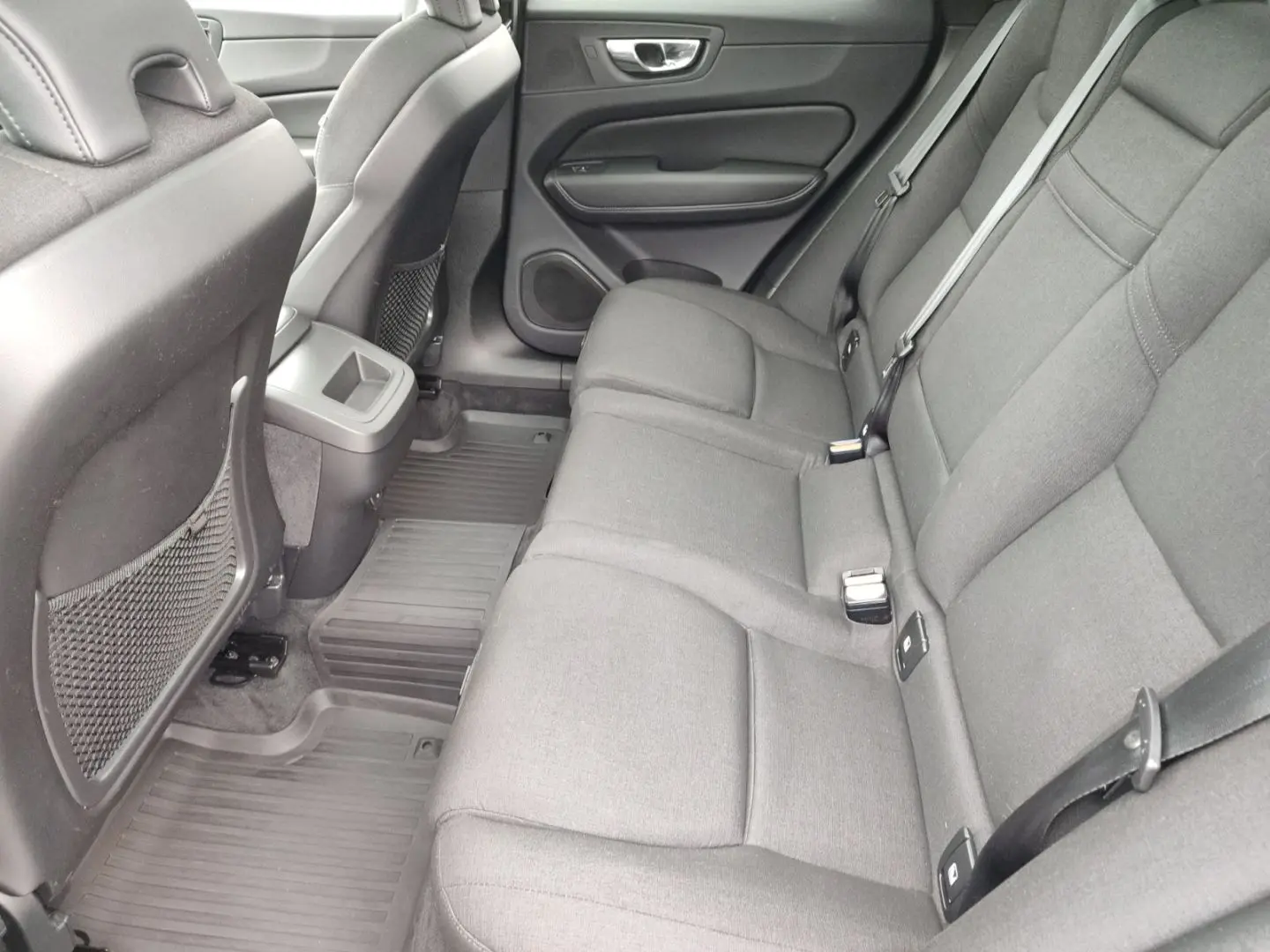 XC60 Momentum Pro 2WD B4 Diesel StandHZG AHK-kla