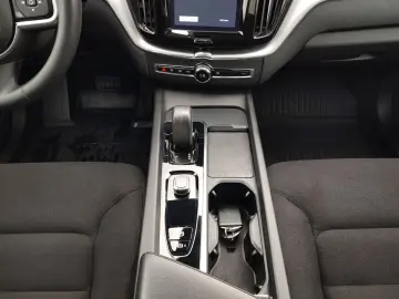 XC60 Momentum Pro 2WD B4 Diesel StandHZG AHK-kla