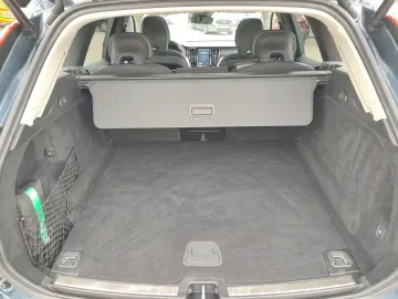 XC60 Momentum Pro 2WD B4 Diesel StandHZG AHK-kla