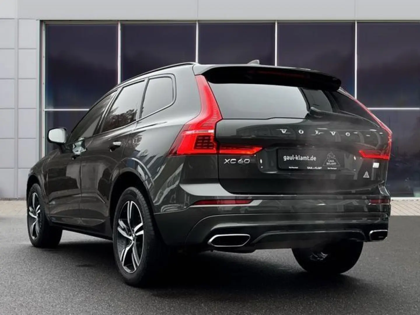 XC60 2.0 PHEV R-Design Expression Recharge Plug-