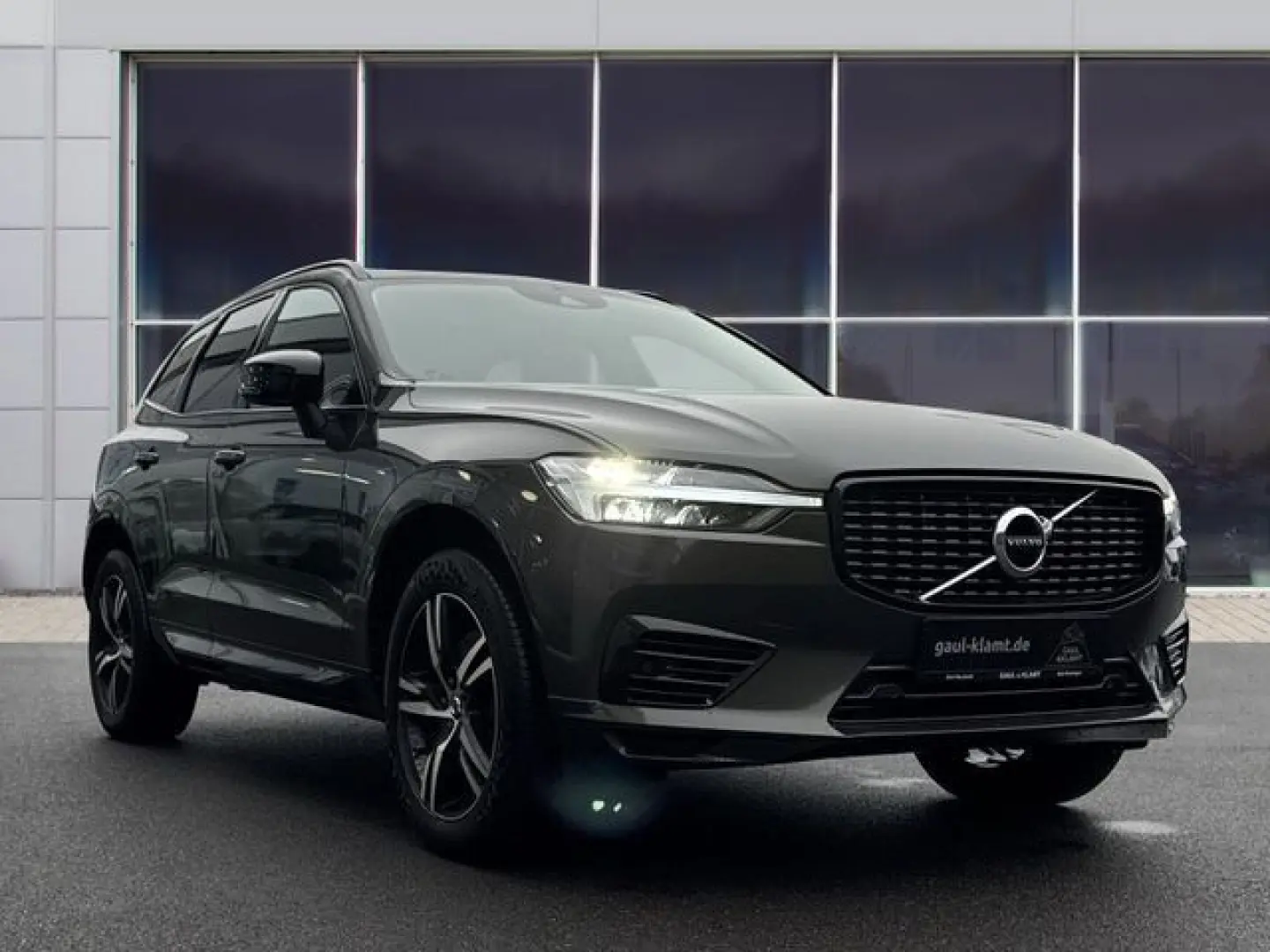 XC60 2.0 PHEV R-Design Expression Recharge Plug-