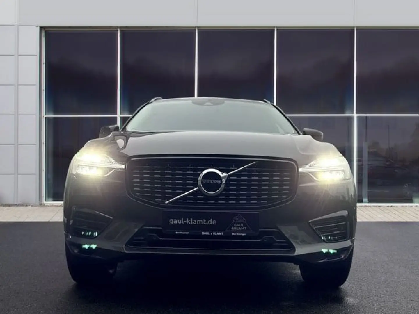 XC60 2.0 PHEV R-Design Expression Recharge Plug-