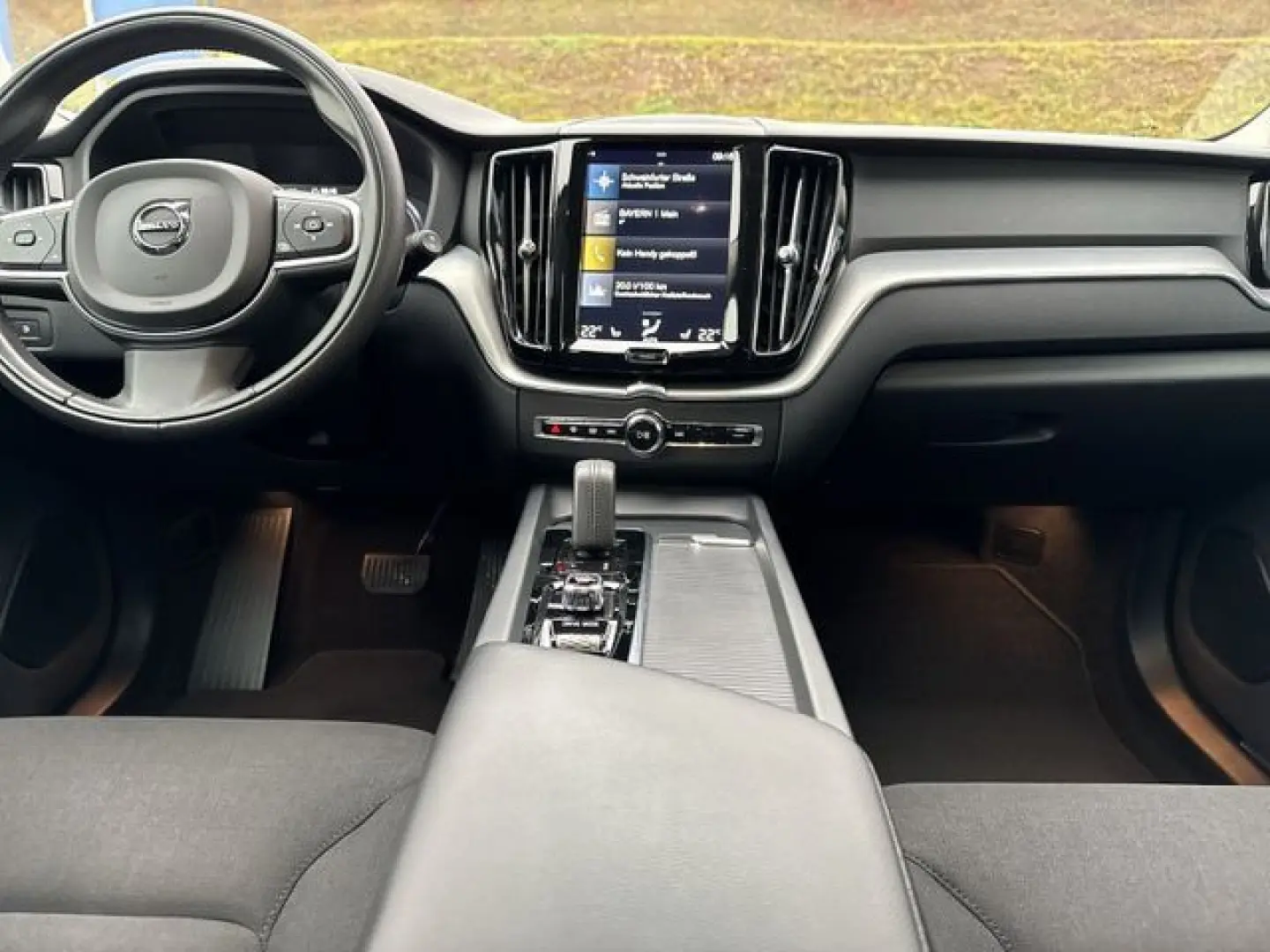 XC60 2.0 PHEV R-Design Expression Recharge Plug-
