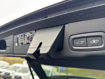 XC60 2.0 PHEV R-Design Expression Recharge Plug-