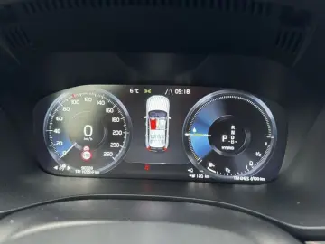 XC60 2.0 PHEV R-Design Expression Recharge Plug-