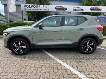 XC40 T2 2WD Plus Dark 360°/ AHK/ PANO