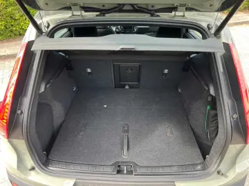 XC40 T2 2WD Plus Dark 360°/ AHK/ PANO