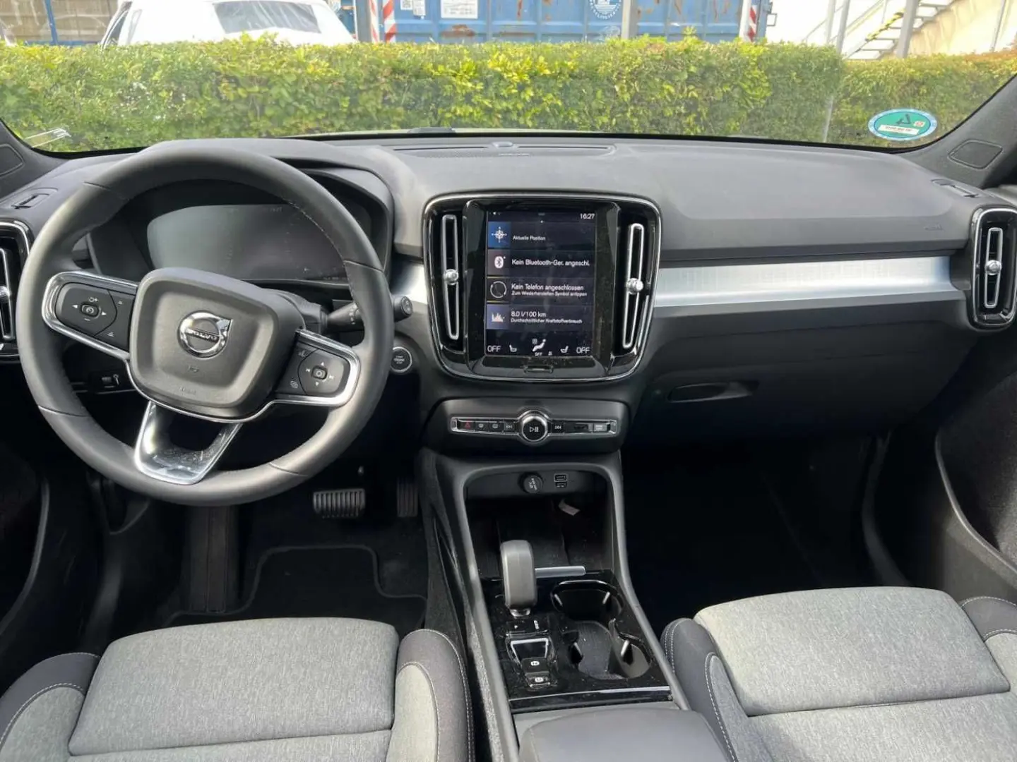 XC40 T2 2WD Plus Dark 360°/ AHK/ PANO