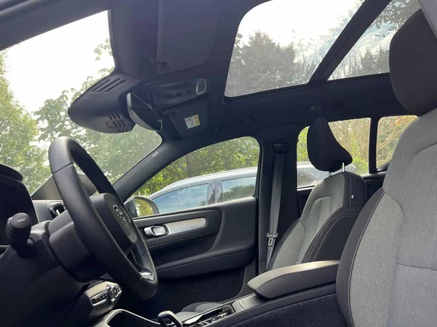 XC40 T2 2WD Plus Dark 360°/ AHK/ PANO