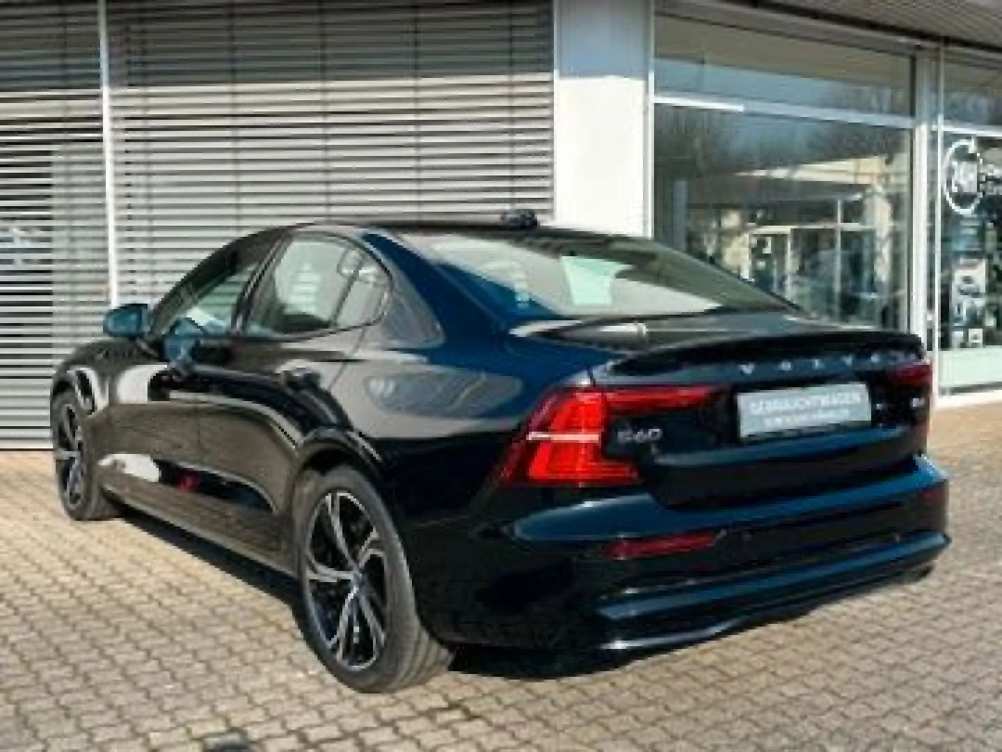 S60 Lim. B4 Plus Dark ACC 19