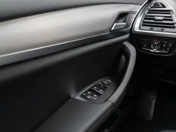 X4 xD20d Kamera DAB Lenkrhzg AHK Sport 20Zoll