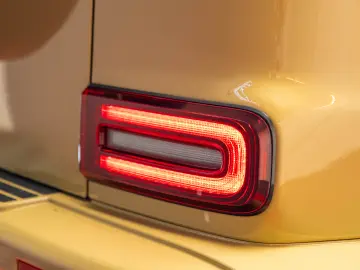 Mercedes Benz G400d AMG Burmester 360 R21