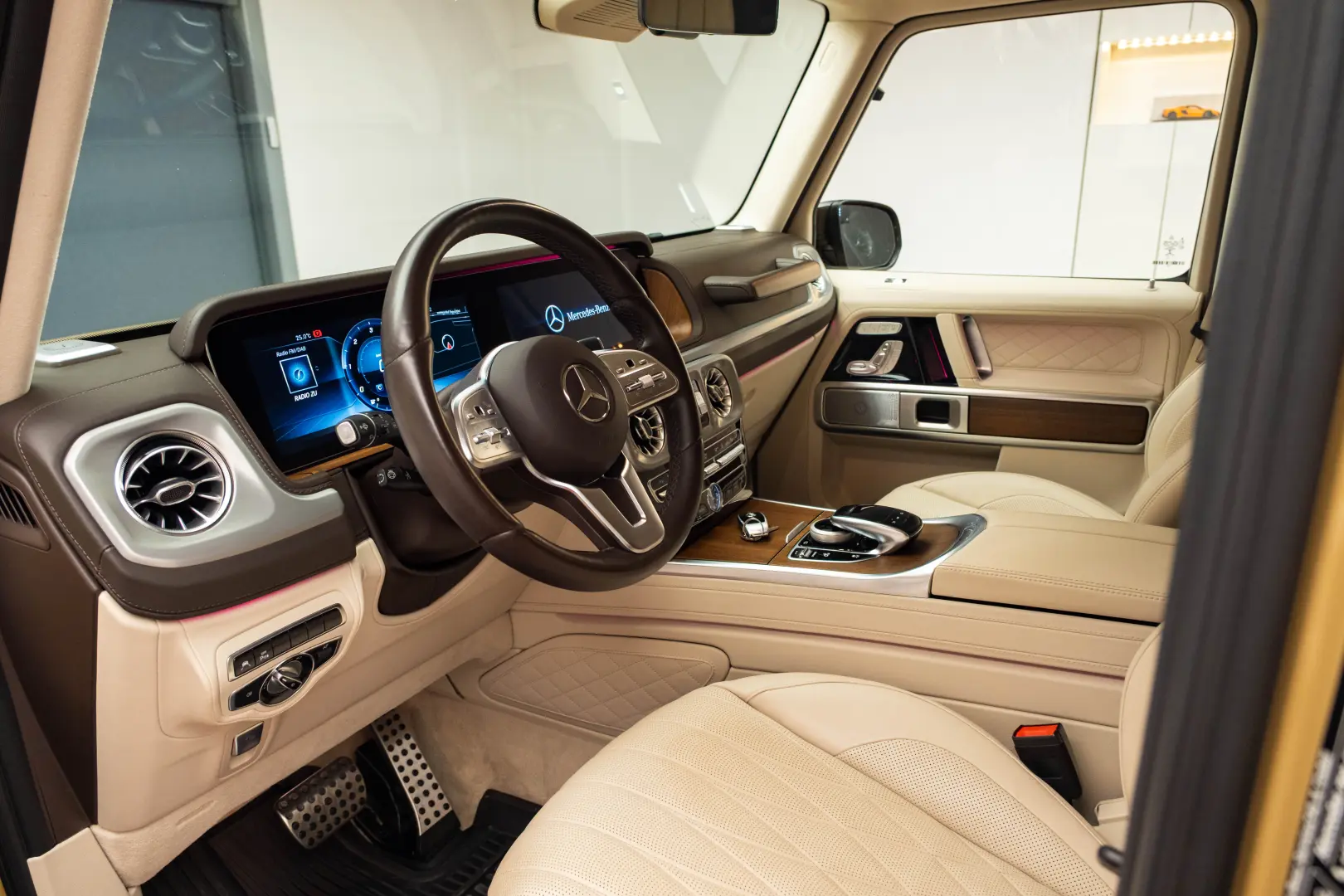 Mercedes Benz G400d AMG Burmester 360 R21