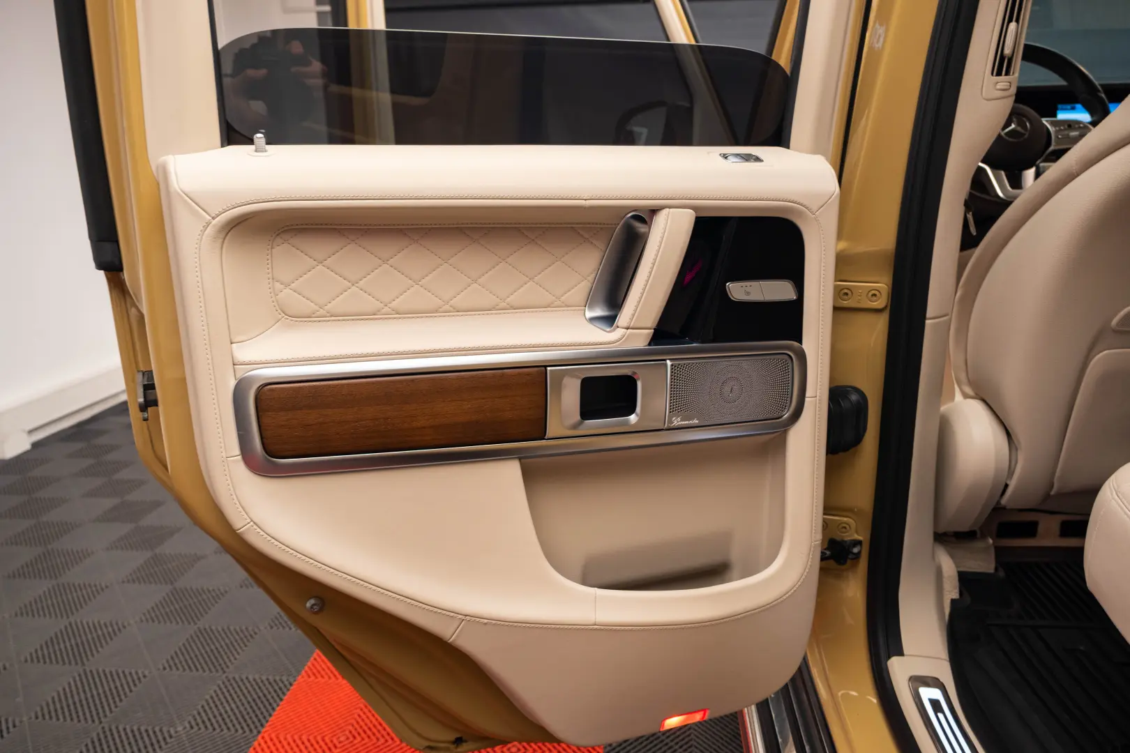 Mercedes Benz G400d AMG Burmester 360 R21