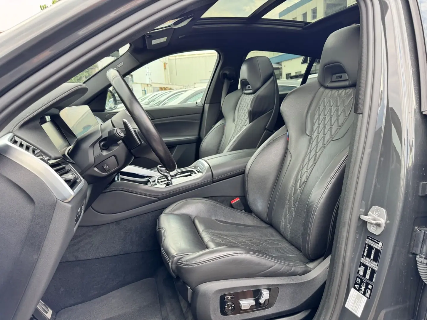 X6 xDrive 40 i M Sport/Pano/M-Sitze/HUD/SoftClos